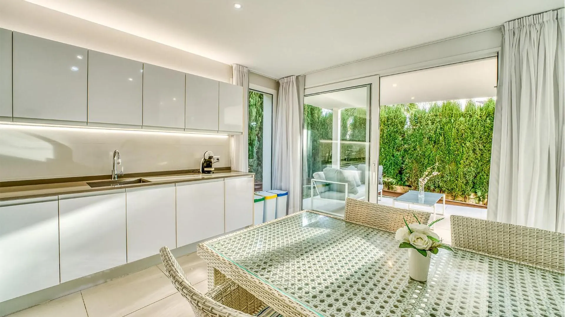 Lovely Home In Alcudia With Kitchen 別荘 アルクディア