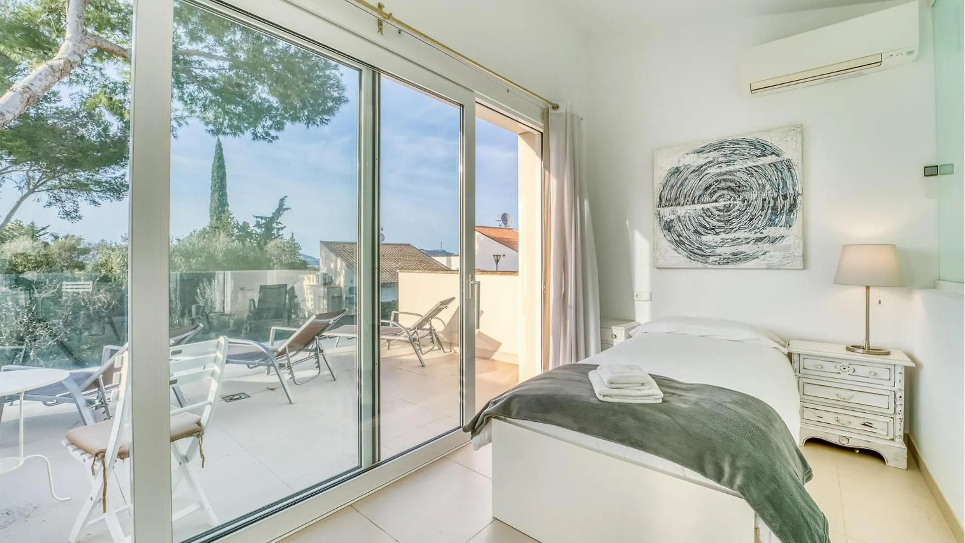 Lovely Home In Alcudia With Kitchen Spain