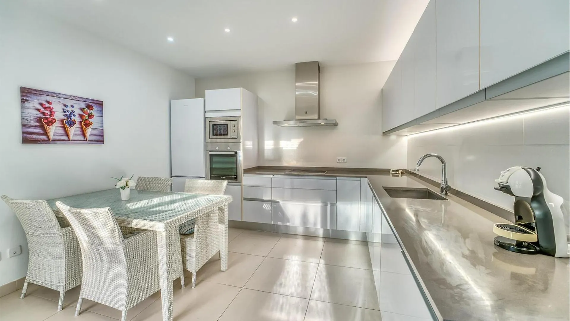 別荘 Lovely Home In Alcudia With Kitchen スペイン